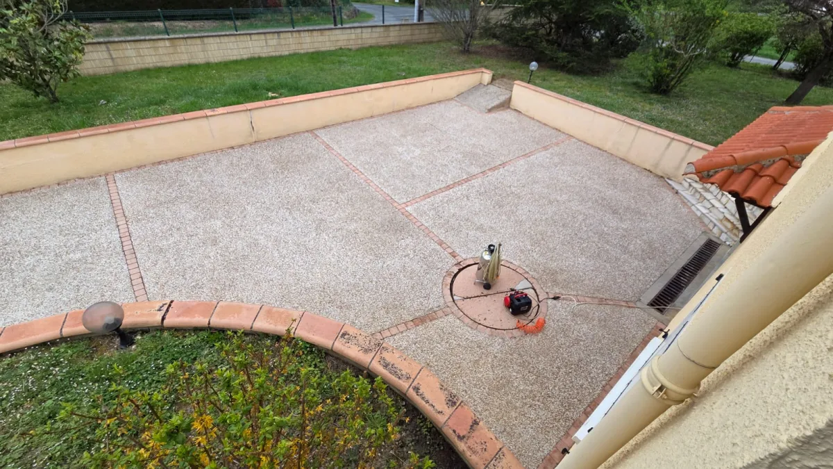 Second angle de la terrasse après nettoyage